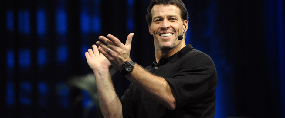60 Second Summary: Tony Robbins breaks down his top 3 public speaking techniques