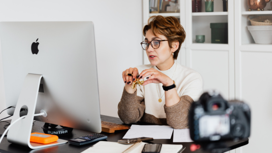 Being a webinar host Being a webinar host