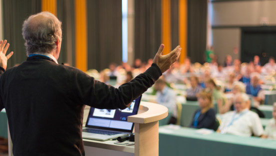 The Difference Between Public Speakers and Motivational Speakers The Difference Between Public Speakers and Motivational Speakers