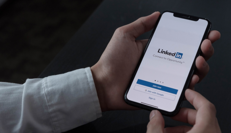 How to Use LinkedIn to Get Speaking Engagements How to Use LinkedIn to Get Speaking Engagements
